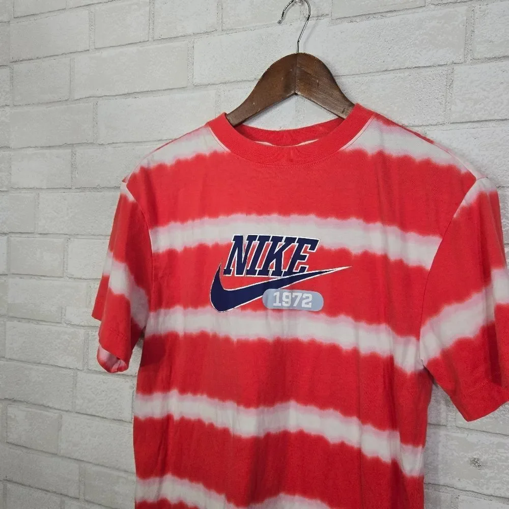 NIKE short sleeve mini dress